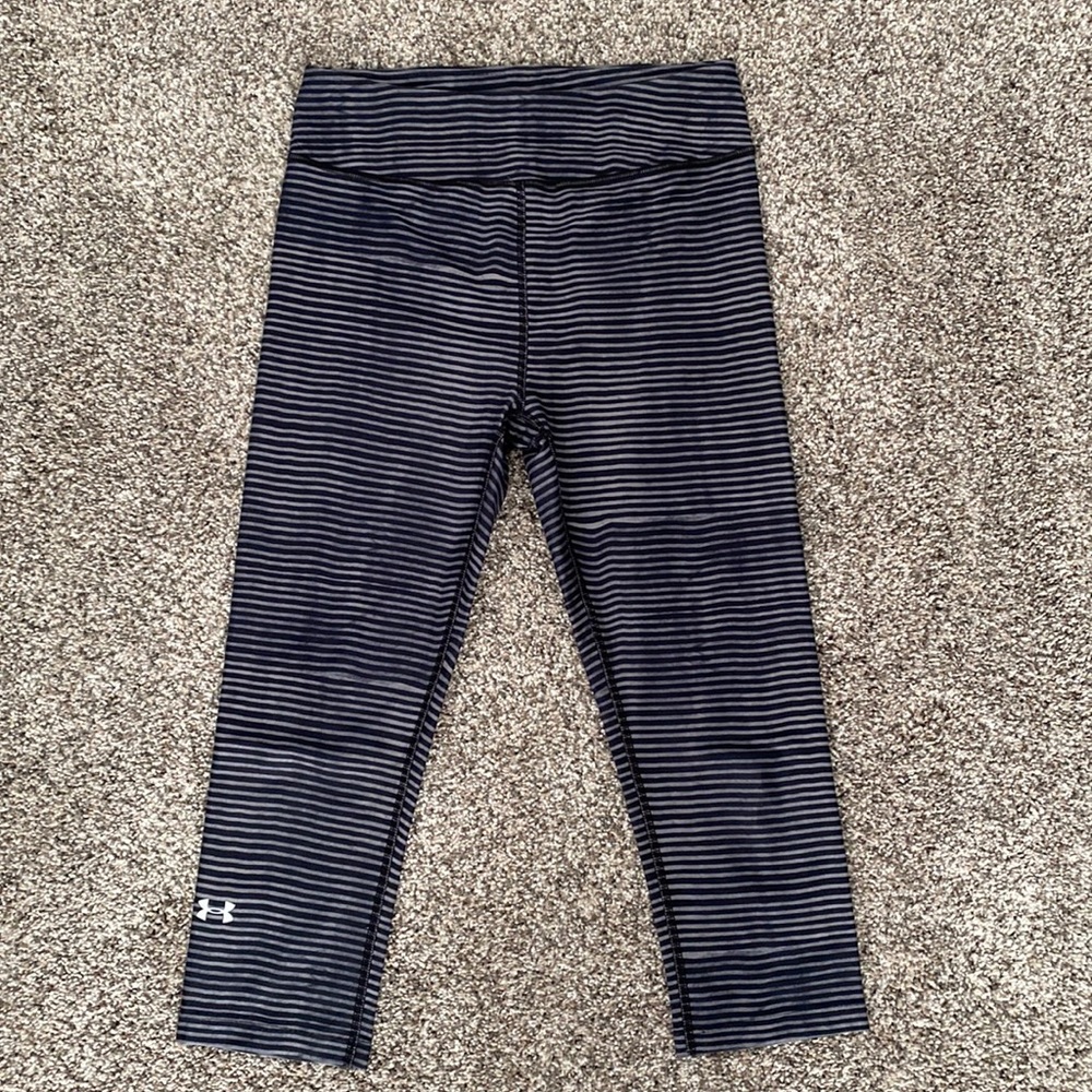 Under Armour Heat Gear Compression black and grey leggings- women’s small